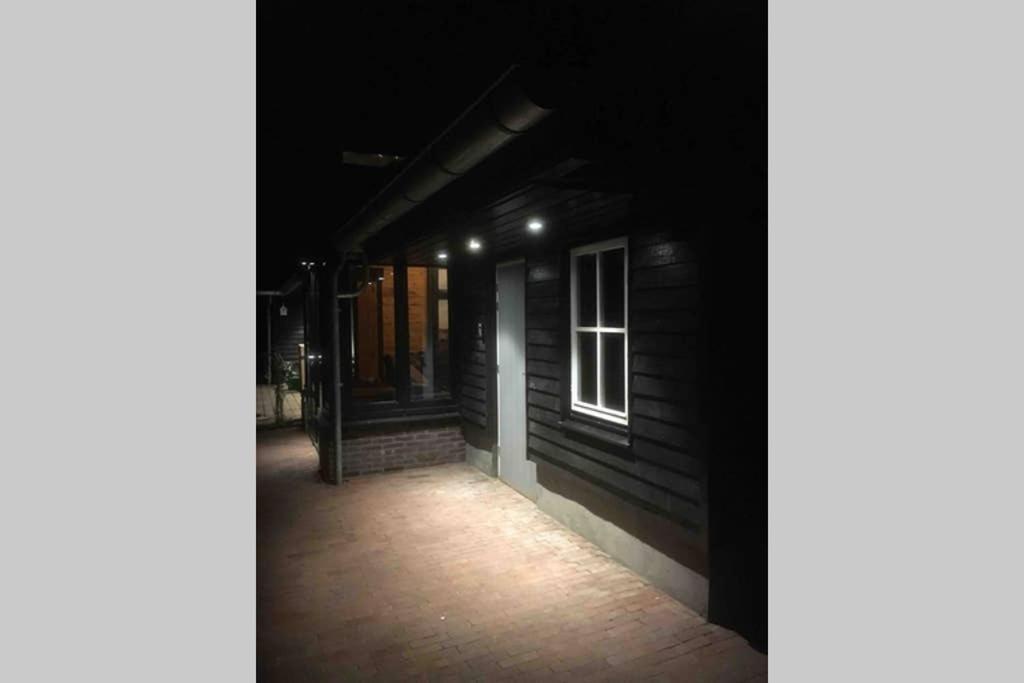 Uniek houten huis nabij bos en plassen Hollandsche Rading Buitenkant foto