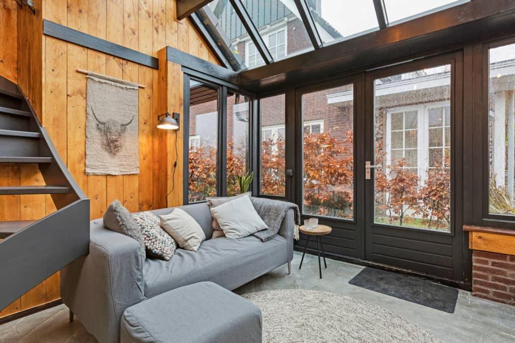 Uniek houten huis nabij bos en plassen Hollandsche Rading Buitenkant foto